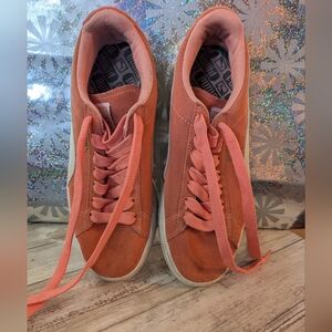Puma 🍑Peach/Coral Classic Suede Sneakers